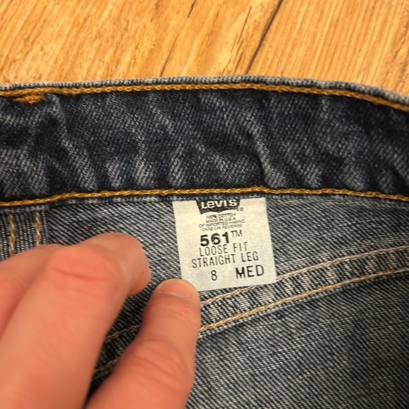 Levi Women’s Jeans Size 8 - Picture 2 of 4